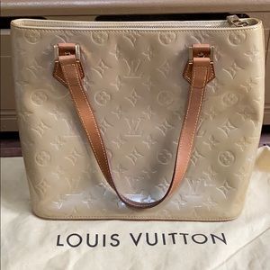 Louis Vuitton vernish tote bag cream LM0083
